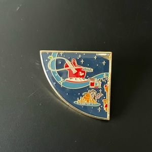 Loungefly Walt Disney World 50th Anniversary Micky Resort Puzzle Pin